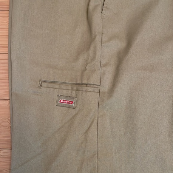 Dickies Relaxed Fit Multi-Use Pocket Work Shorts, Khaki - Picture 8 of 14